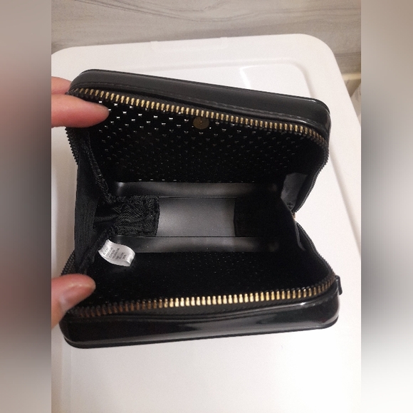 Style Small Camera Bag - Black - Picture 11 of 14